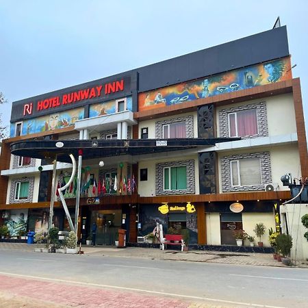 Hotel Runway Inn Pura Raghunath Luaran gambar