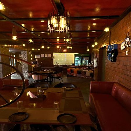 Hotel Runway Inn Pura Raghunath Luaran gambar