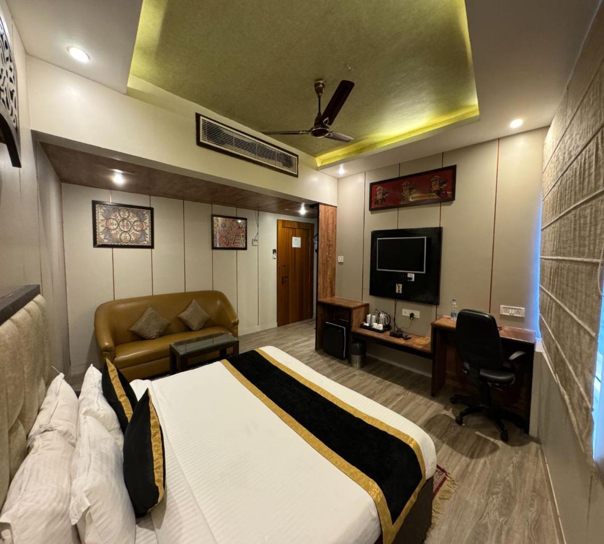 Hotel Runway Inn Pura Raghunath Luaran gambar