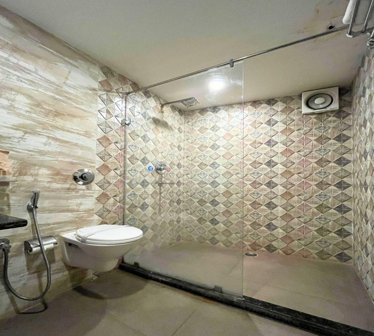 Hotel Runway Inn Pura Raghunath Luaran gambar