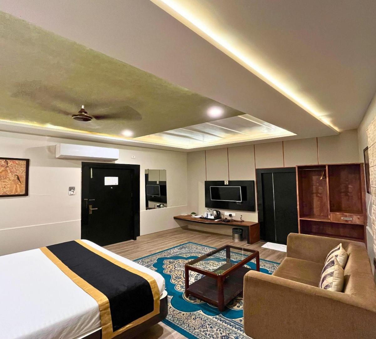 Hotel Runway Inn Pura Raghunath Luaran gambar