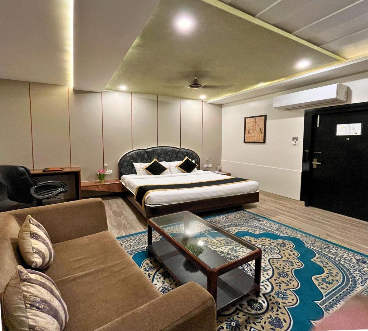 Hotel Runway Inn Pura Raghunath Luaran gambar