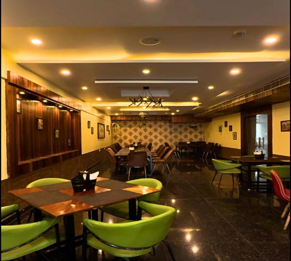 Hotel Runway Inn Pura Raghunath Luaran gambar