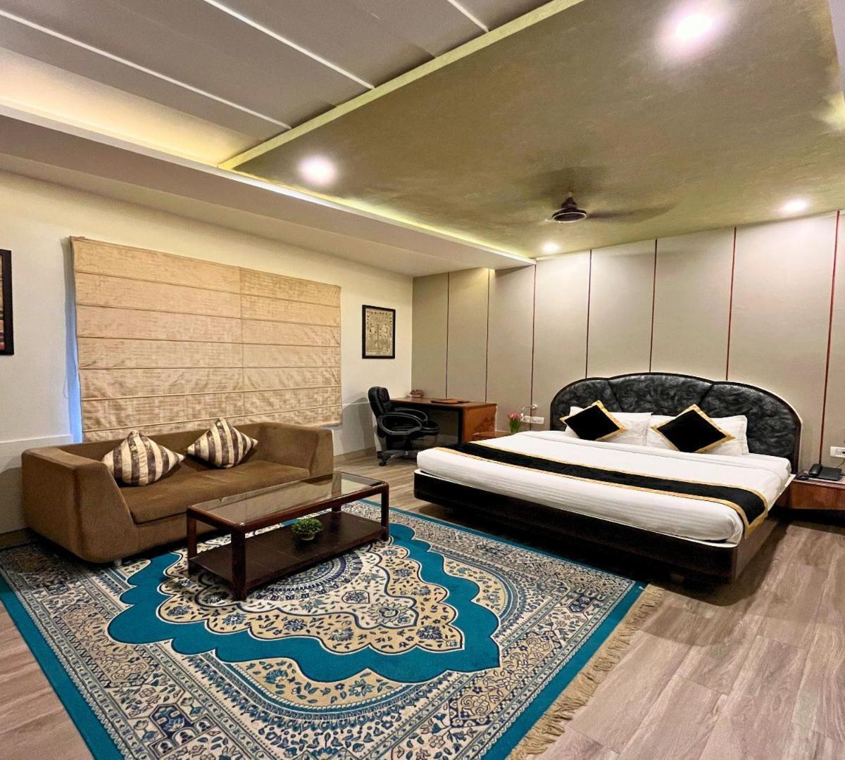 Hotel Runway Inn Pura Raghunath Luaran gambar
