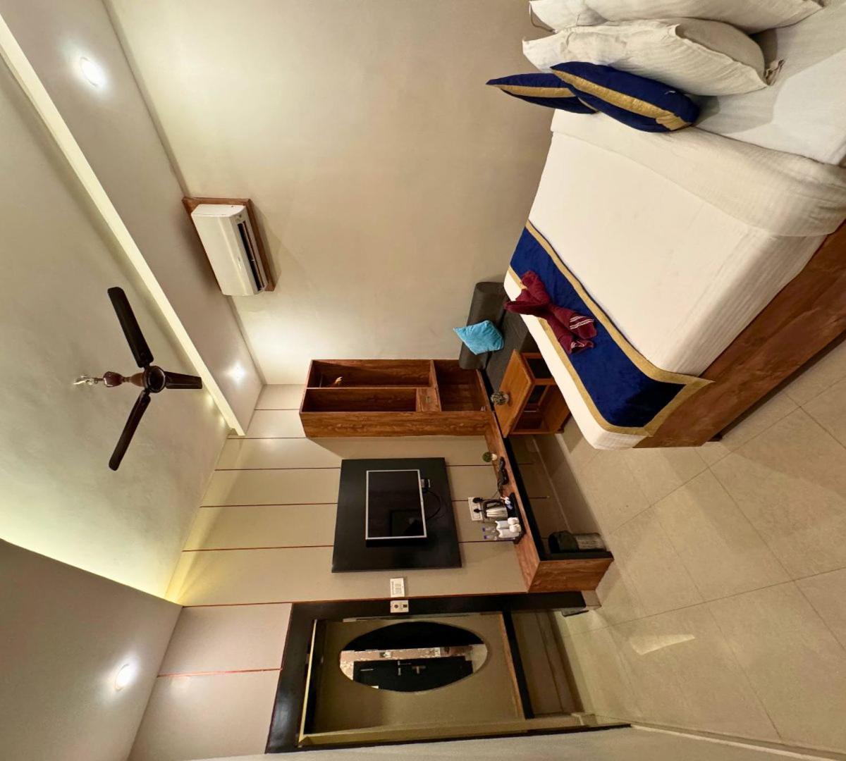 Hotel Runway Inn Pura Raghunath Luaran gambar