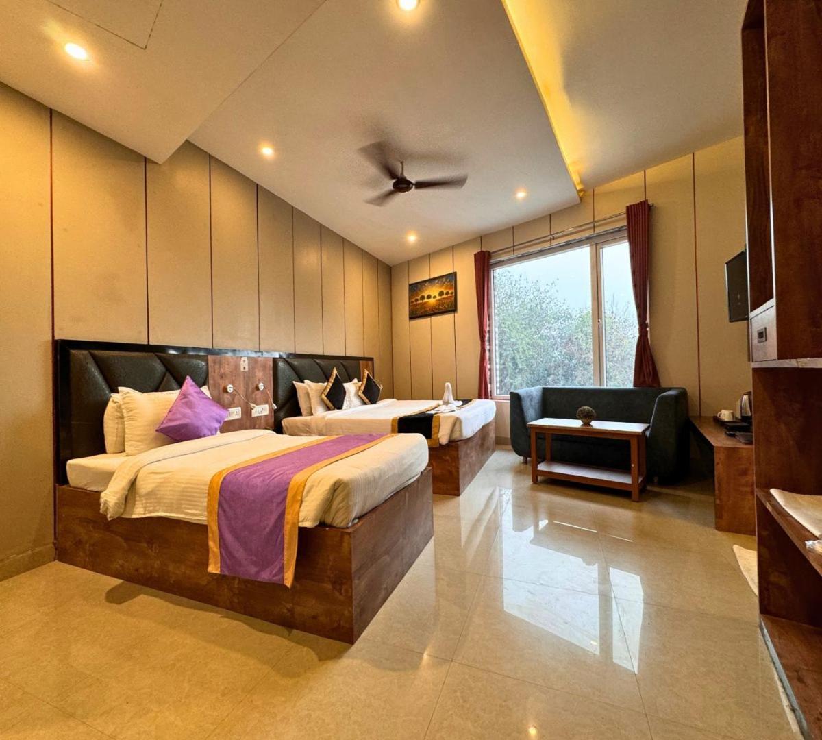 Hotel Runway Inn Pura Raghunath Luaran gambar