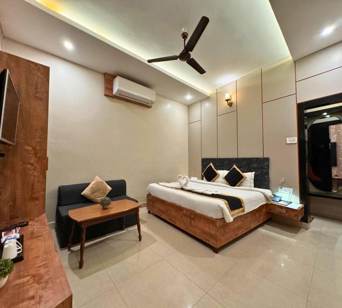 Hotel Runway Inn Pura Raghunath Luaran gambar