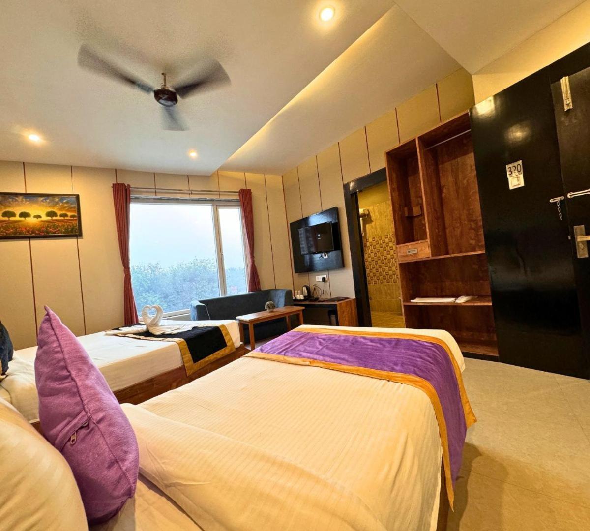 Hotel Runway Inn Pura Raghunath Luaran gambar